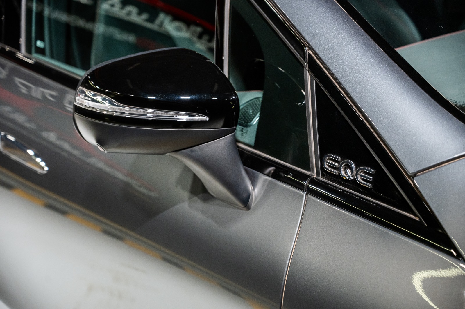 Mercedes EQE 300 2025
